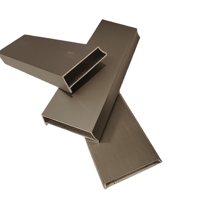 Cadre d'extrusion de fenêtre en aluminium à procédé en profondeur CNC personnalisé pour un design moderne