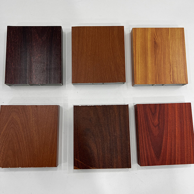 Variété de profils d'extrusion en aluminium à grains de bois pour des solutions de fenêtre personnalisées