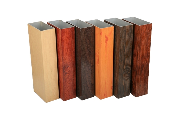 Variété de profils d'extrusion en aluminium à grains de bois pour des solutions de fenêtre personnalisées