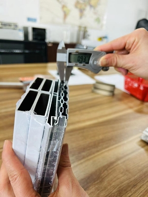 Profil d'aluminium de la série 6000 de haute qualité pour le profil architectural de fenêtre et de porte