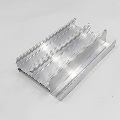 Profil d'extrusion en aluminium d'angle pour une porte coulissante à rupture thermique mince