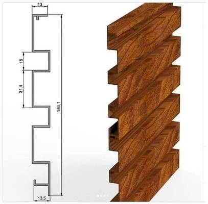 Des ardoises en aluminium avec peinture à effet bois. Une combinaison parfaite de force et de style.