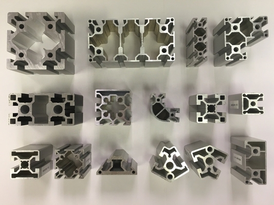 6063 T5 Profil d'extrusion d'aluminium pour les profils de fenêtre carrés et couleurs personnalisées