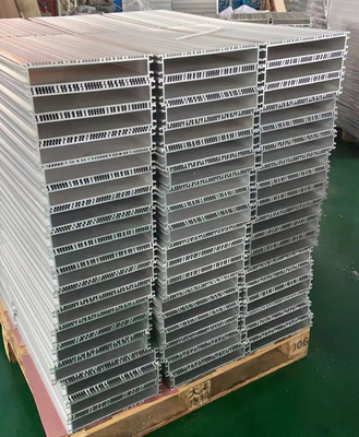 GB5237-2008 Profil d'aluminium standard pour portes et fenêtres Profil de cadre en aluminium
