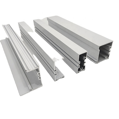 L'alliage 6063 T5 profilé d'extrusion en aluminium pour fenêtres et portes