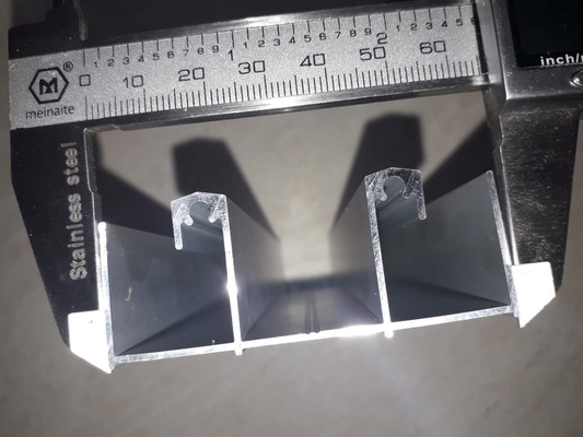 Épaisseur personnalisée 0,30 mm Profiles en aluminium de la série 6000 pour fenêtres et portes