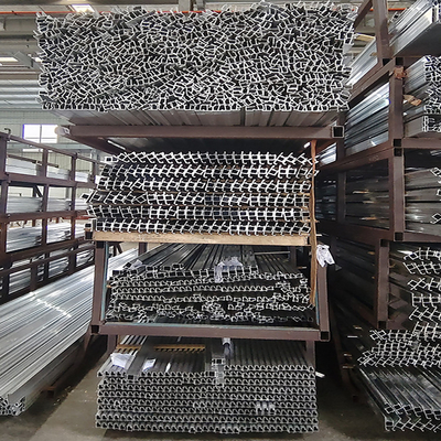 Profil de grain de bois L'aluminium pour la décoration intérieure et extérieure est une tolérance d'alliage de ± 1%