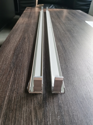 Température T3-T8 Shengxin Led Profile Aluminium Matériau métallique d'extrusion pour lampe à fente en forme de fente U