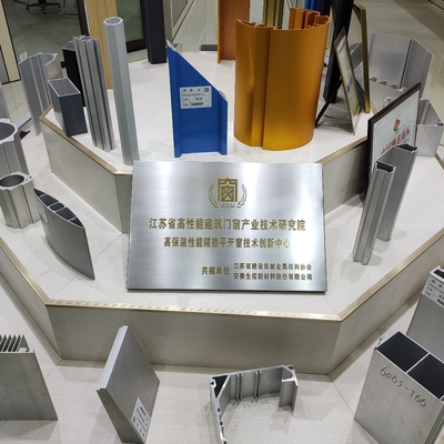6063 6061 Profiles industriels carrés extrudés en alliage d'aluminium avec découpe de précision