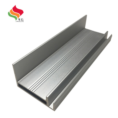 Profiles d'extrusion personnalisés en alliage d'aluminium à grains de bois 6063 6061 pour fenêtres et portes