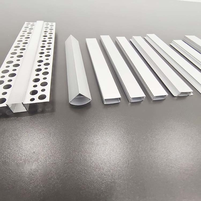 Profil d'extrusion d'aluminium personnalisé de conception moderne pour les profils de bande LED en forme de U