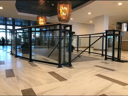 Profiles extrudés en aluminium anodisant des barbelés en verre U pour balustrades sans cadre