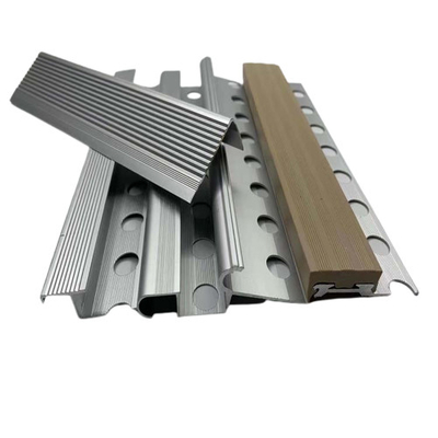 Nose d'escalier en aluminium pour décoration de sol 5,8-6,0M Longueur Forage de précision de processus profond