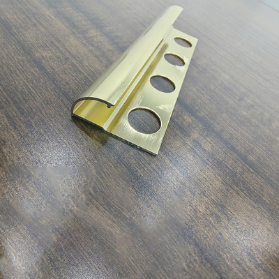 Nose d'escalier en aluminium pour décoration de sol 5,8-6,0M Longueur Forage de précision de processus profond