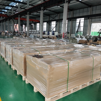 Cadres de panneaux solaires légers Profiles de section en aluminium pour système solaire personnalisé