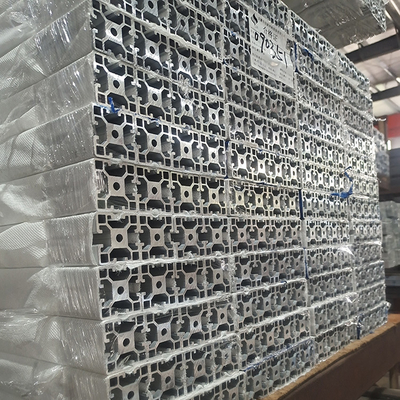 Profiles d'aluminium extrudés Extrusion d'aluminium pour projets de construction Série 6000 alliage
