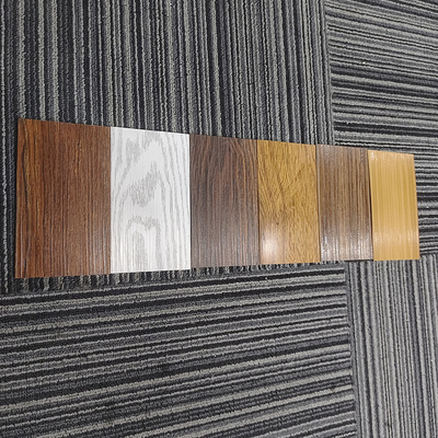 Profil en aluminium à grains de bois pour fenêtres et portes de construction de bâtiments sur mesure