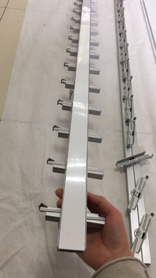 5.8-6.0M Longueur Panneau de clôture en aluminium Système de matériel pour le profilé de la structure