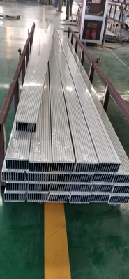 5.8-6.0M Longueur Panneau de clôture en aluminium Système de matériel pour le profilé de la structure