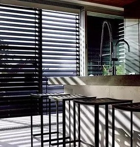 Catalogue style Profil d'aluminium pour volets de portes roulantes