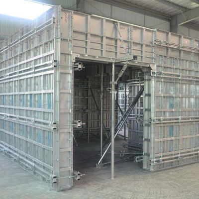 Matériau principal PVC Profiles en aluminium à extrusion de la série 6000 T5 T6 pour le système de coffrage de construction