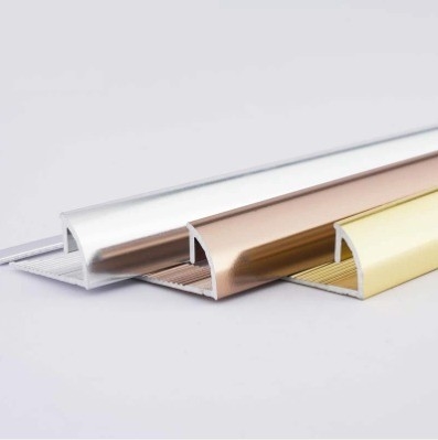 Profil en aluminium de revêtement de sol Shengxin avec température T3-T8 en couleurs jaune bleu vert