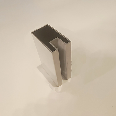 Profil en aluminium T5 T6 6063 personnalisé pour garde-robe en couleurs différentes