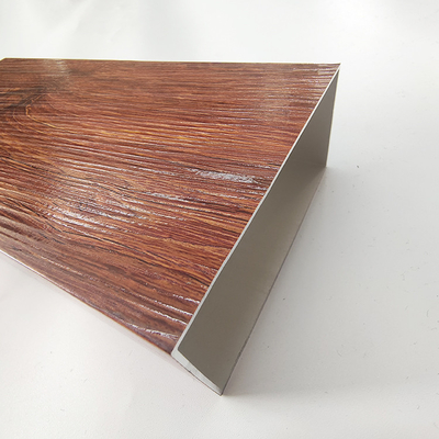 Coupe personnalisée pour les profils en aluminium en bois 3D dans les solutions de porte de fenêtre et de façade