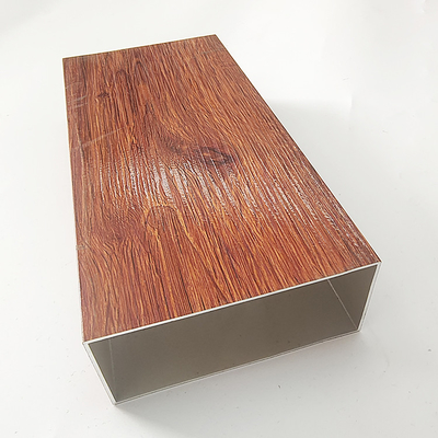 Coupe personnalisée pour les profils en aluminium en bois 3D dans les solutions de porte de fenêtre et de façade
