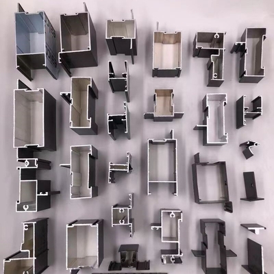 6063 Profil d'aluminium de finition de broyeur pour cadre de porte en aluminium sur mesure en couleur personnalisée