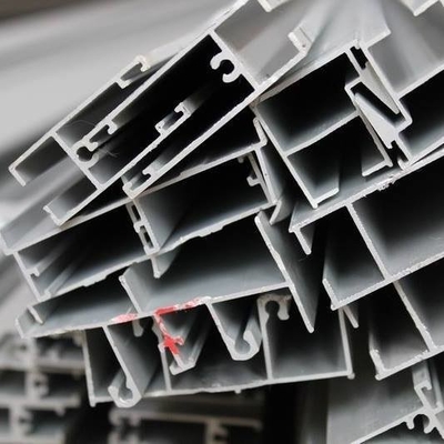 6063 Profil d'aluminium de finition de broyeur pour cadre de porte en aluminium sur mesure en couleur personnalisée
