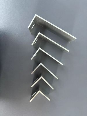 Support en forme de L en aluminium anodisé carré à 90 degrés pour la construction de façades extérieures