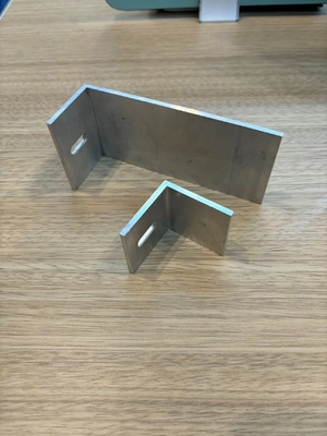 80x40x40 mm support de montage de panneau solaire en aluminium en forme de L avec revêtement en poudre