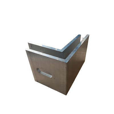Service de traitement des fenêtres Décoiling L fenêtre profilé de support d'angle en aluminium avec trous