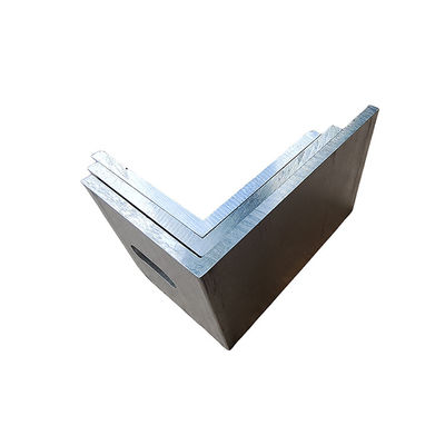 Service de traitement des fenêtres Décoiling L fenêtre profilé de support d'angle en aluminium avec trous