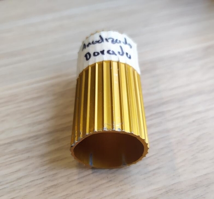 5.8-6.0M Longueur ronde Tubes de rideau en aluminium circulaire 6063 T5 Anodisation en or est un alliage
