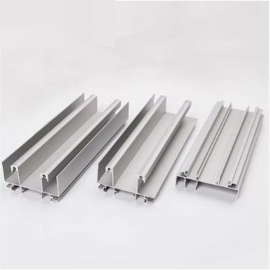 Service de soudage de profilés en aluminium carré pour portes et fenêtres au Cameroun