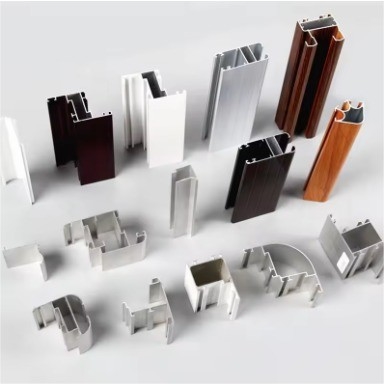 6063 6061 Profil carré en alliage d'aluminium pour fenêtre et porte en aluminium de couleur bronze