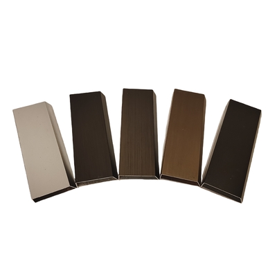 Service de traitement de décoiling Profil d'aluminium extrudé sur mesure avec surface anodisée