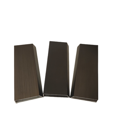 Service de traitement de décoiling Profil d'aluminium extrudé sur mesure avec surface anodisée