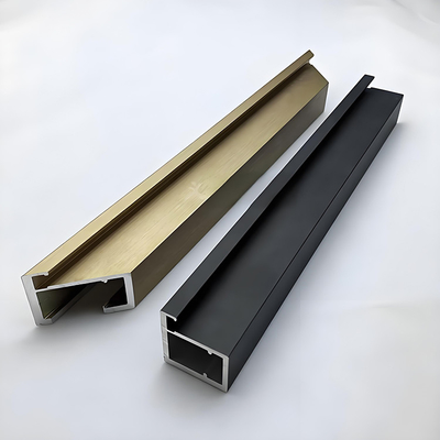 Alliage 6063 T5 revêtement en poudre anodisée bois grain brossé profilés en or en aluminium pour armoires de cuisine