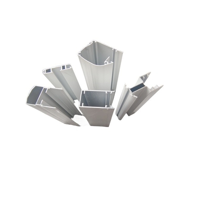 Température T3-T8 6063 Profiles d'extrusion en aluminium pour portes coulissantes et fenêtres personnalisées