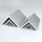 Service de soudage Profil d'aluminium en forme de L en forme de ventilateur pour l'extrusion d'angle d'angle de bureau