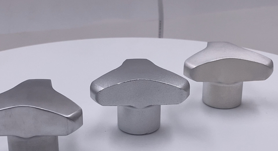 Couleurs personnalisées Enveloppe en aluminium d'extrusion personnalisée pour le profilé de traitement en profondeur