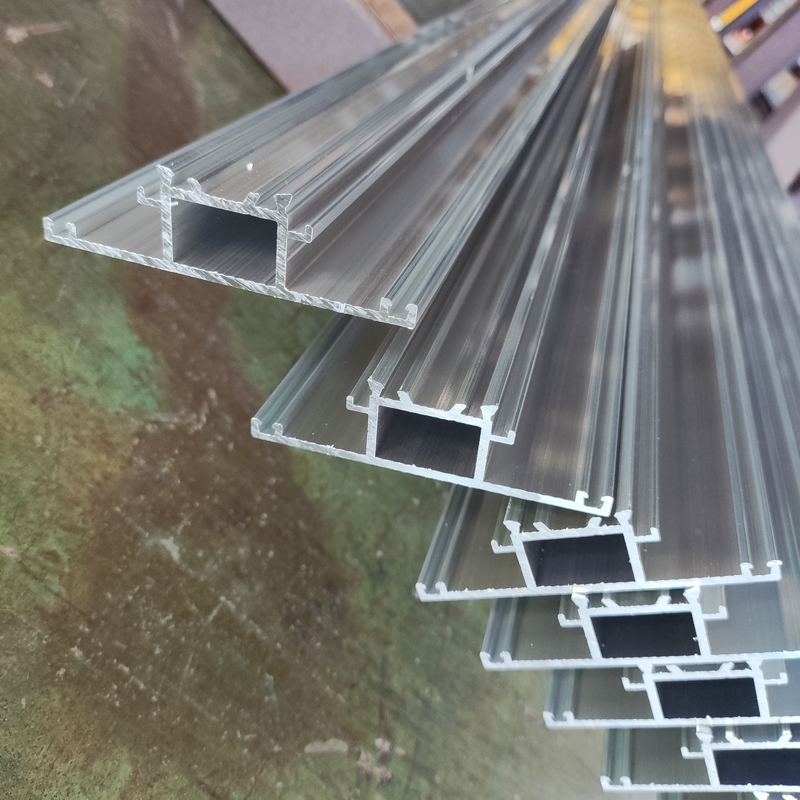 Profil d'aluminium à fraisage CNC personnalisé pour l'extrusion industrielle 6061 6063 T3 T5 T6