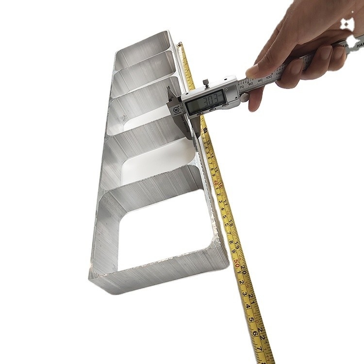 Profiles d'extrusion en aluminium résistant pour camions et bus Longueur de la carrosserie 5,8-6,0 M Tolérance ± 1%