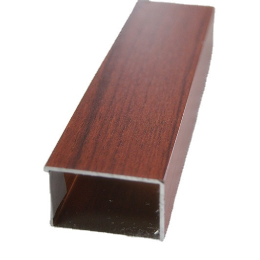 Tube carré en aluminium de couleur bois avec service de soudage 1,5x0,75 mm épaisseur personnalisée