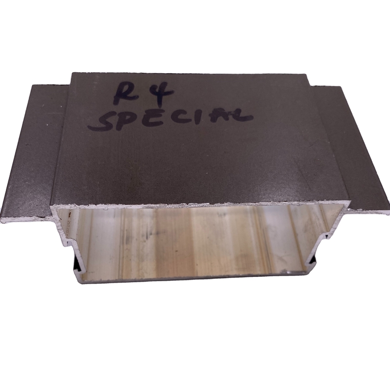 6063 Alliage d'aluminium 5.8-6.0M Longueur Profiles en aluminium pour vitres de boîtier 28/30.5
