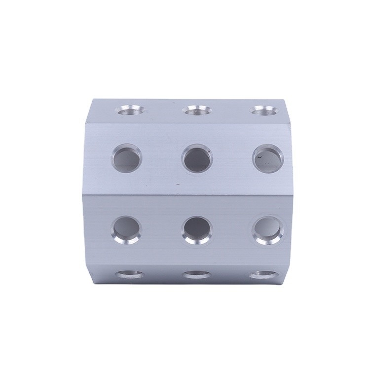 Profiles d'aluminium anodisés à extrusion CNC pour section industrielle Épaisseur 0,8 mm-2,0 mm