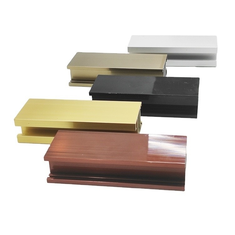 Profil en aluminium revêtu de PVDF pour porte et fenêtre pliantes dans la garde-robe de cuisine Shengxin
